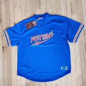 Pistons Lightening Bolt Throwback